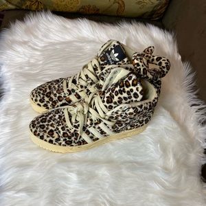Jeremy Scott x Adidas 🐯 Sneaker (Rare)